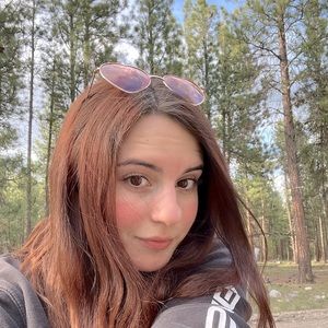 Meet your Posher, Courtney